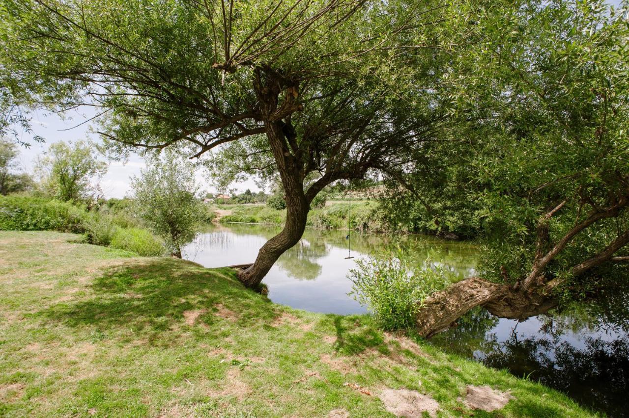 Traditional Houses Korana River Karlovac Exterior photo